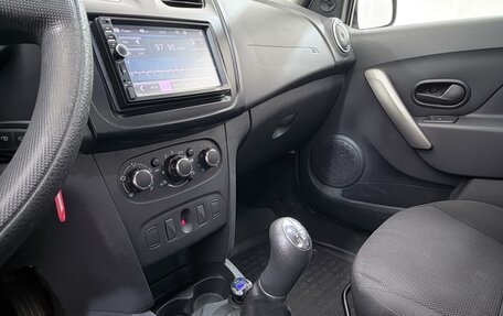 Renault Logan II, 2018 год, 595 000 рублей, 19 фотография