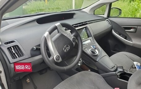 Toyota Prius, 2009 год, 1 050 000 рублей, 2 фотография
