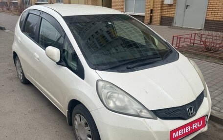 Honda Fit III, 2011 год, 810 000 рублей, 2 фотография