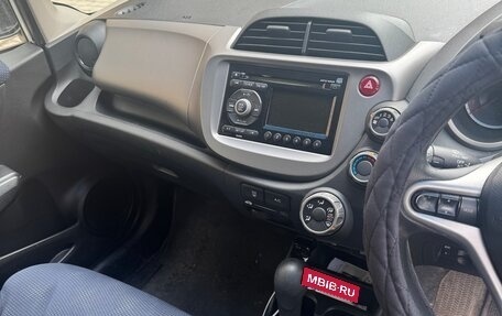 Honda Fit III, 2011 год, 810 000 рублей, 4 фотография