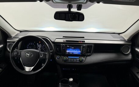 Toyota RAV4, 2018 год, 2 100 000 рублей, 17 фотография