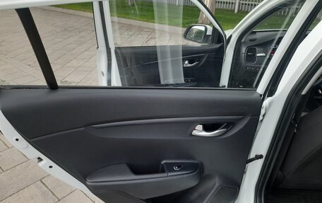 KIA Rio IV, 2018 год, 1 250 000 рублей, 14 фотография