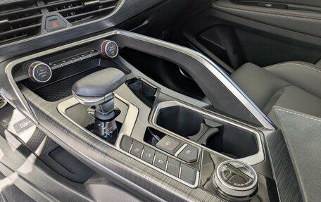 Geely Tugella FY11, 2021 год, 2 700 000 рублей, 4 фотография