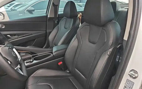 Hyundai Elantra, 2022 год, 1 569 000 рублей, 16 фотография