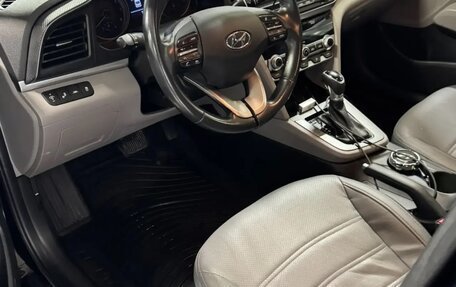 Hyundai Elantra VI рестайлинг, 2019 год, 1 550 000 рублей, 3 фотография