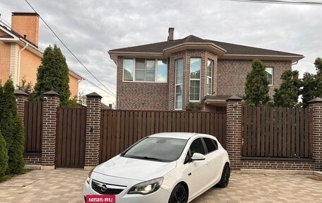 Opel Astra J, 2010 год, 585 000 рублей, 3 фотография