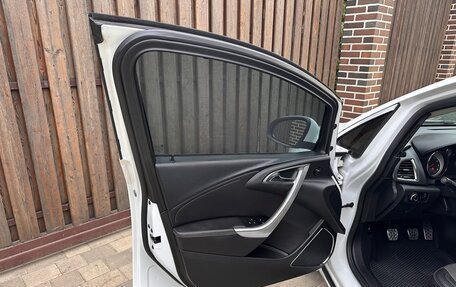 Opel Astra J, 2010 год, 585 000 рублей, 18 фотография