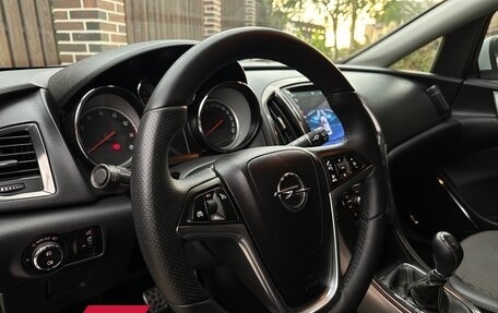 Opel Astra J, 2010 год, 585 000 рублей, 23 фотография