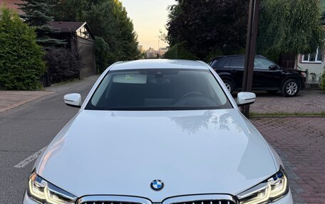 BMW 5 серия, 2021 год, 5 400 000 рублей, 10 фотография