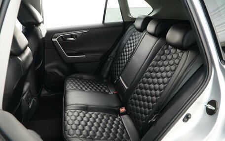 Toyota RAV4, 2020 год, 2 899 444 рублей, 9 фотография