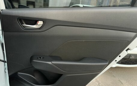 Hyundai Solaris II рестайлинг, 2017 год, 1 295 000 рублей, 24 фотография