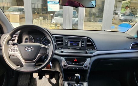 Hyundai Elantra VI рестайлинг, 2017 год, 1 160 000 рублей, 14 фотография