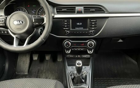 KIA Rio IV, 2018 год, 1 040 000 рублей, 3 фотография