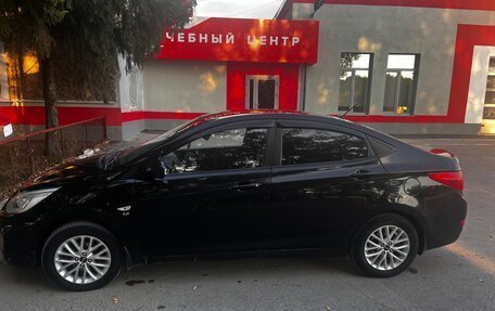 Hyundai Solaris II рестайлинг, 2013 год, 540 000 рублей, 2 фотография