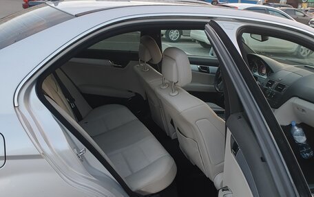 Mercedes-Benz C-Класс, 2010 год, 1 000 000 рублей, 17 фотография