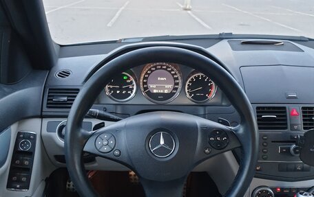 Mercedes-Benz C-Класс, 2010 год, 1 000 000 рублей, 21 фотография