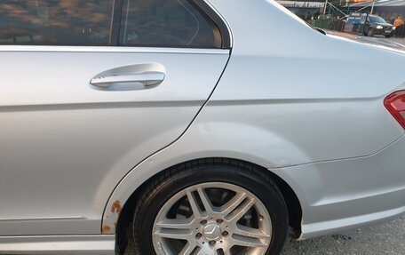 Mercedes-Benz C-Класс, 2010 год, 1 000 000 рублей, 32 фотография