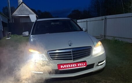 Mercedes-Benz C-Класс, 2011 год, 1 100 000 рублей, 1 фотография