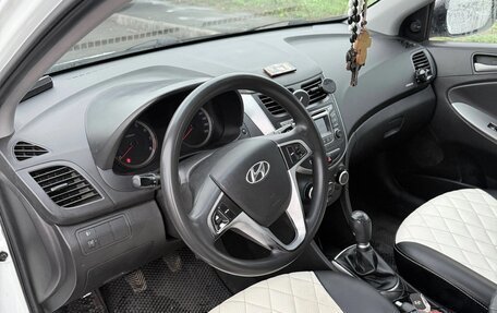 Hyundai Solaris II рестайлинг, 2016 год, 890 000 рублей, 10 фотография