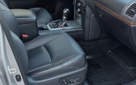 Toyota Land Cruiser Prado 150 рестайлинг 2, 2018 год, 6 000 000 рублей, 5 фотография