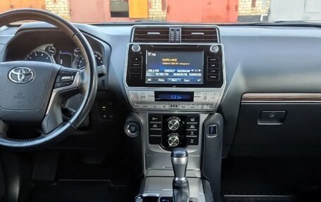 Toyota Land Cruiser Prado 150 рестайлинг 2, 2018 год, 6 000 000 рублей, 13 фотография