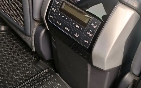 Toyota Land Cruiser Prado 150 рестайлинг 2, 2018 год, 6 000 000 рублей, 18 фотография