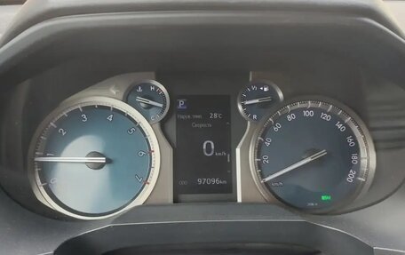 Toyota Land Cruiser Prado 150 рестайлинг 2, 2018 год, 6 000 000 рублей, 19 фотография