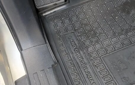 Toyota Land Cruiser Prado 150 рестайлинг 2, 2018 год, 6 000 000 рублей, 9 фотография