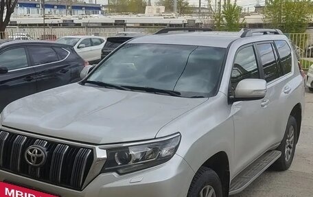 Toyota Land Cruiser Prado 150 рестайлинг 2, 2018 год, 6 000 000 рублей, 12 фотография