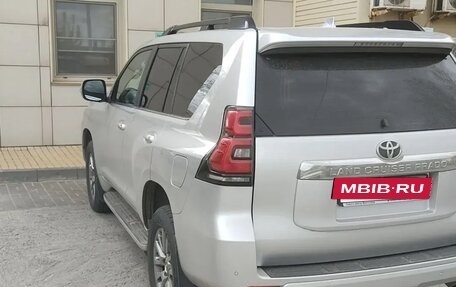 Toyota Land Cruiser Prado 150 рестайлинг 2, 2018 год, 6 000 000 рублей, 11 фотография