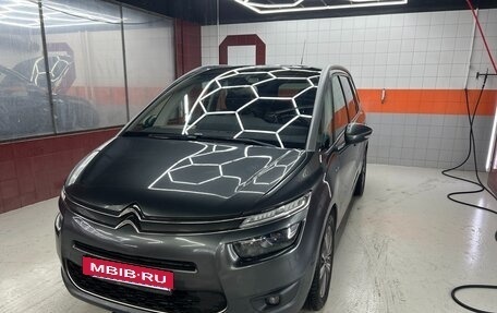 Citroen C4 Picasso II рестайлинг, 2016 год, 1 600 000 рублей, 2 фотография