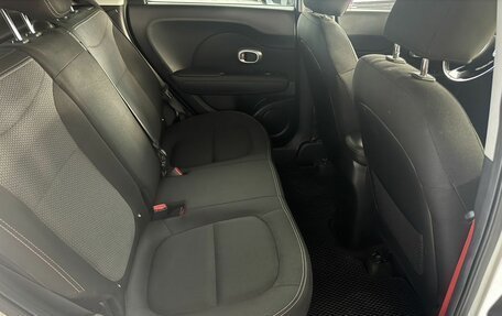 KIA Soul II рестайлинг, 2018 год, 1 300 000 рублей, 30 фотография