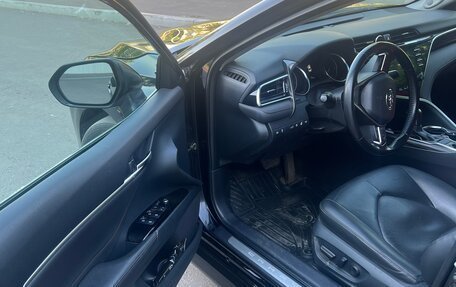 Toyota Camry, 2018 год, 2 900 000 рублей, 6 фотография