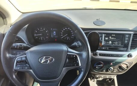 Hyundai Solaris II рестайлинг, 2017 год, 1 150 000 рублей, 1 фотография