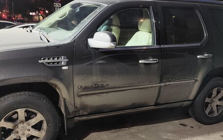 Cadillac Escalade III, 2008 год, 1 100 000 рублей, 13 фотография