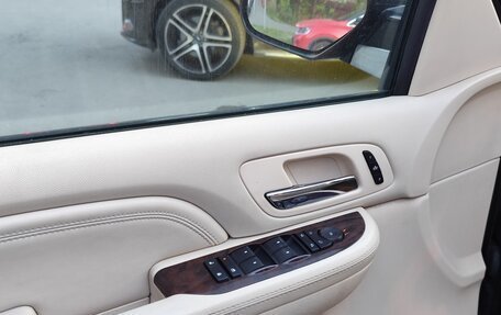 Cadillac Escalade III, 2008 год, 1 100 000 рублей, 19 фотография