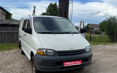 Toyota HiAce, 2000 год, 370 000 рублей, 1 фотография