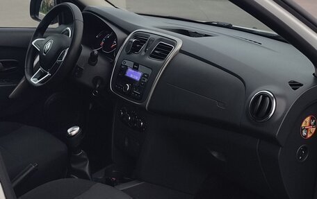 Renault Logan II, 2021 год, 850 000 рублей, 18 фотография