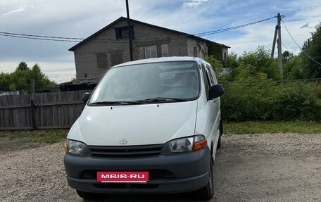 Toyota HiAce, 2000 год, 370 000 рублей, 2 фотография