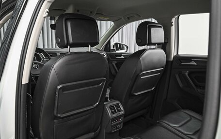 Volkswagen Tiguan II, 2019 год, 2 489 000 рублей, 11 фотография