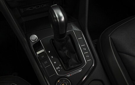 Volkswagen Tiguan II, 2019 год, 2 489 000 рублей, 12 фотография