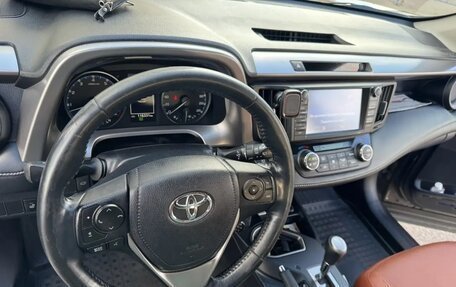 Toyota RAV4, 2018 год, 2 100 000 рублей, 12 фотография