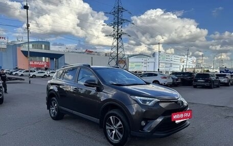 Toyota RAV4, 2018 год, 2 100 000 рублей, 23 фотография