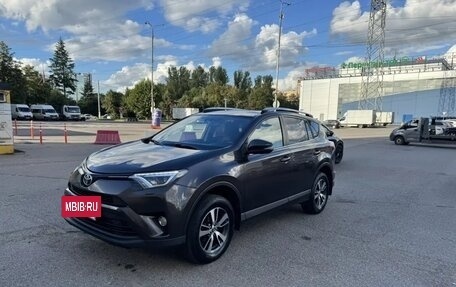Toyota RAV4, 2018 год, 2 100 000 рублей, 21 фотография