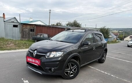 Renault Sandero II рестайлинг, 2015 год, 850 000 рублей, 2 фотография