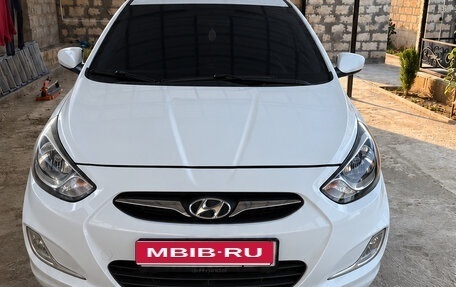 Hyundai Solaris II рестайлинг, 2014 год, 600 000 рублей, 1 фотография