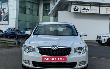 Skoda Superb III рестайлинг, 2013 год, 1 347 000 рублей, 2 фотография