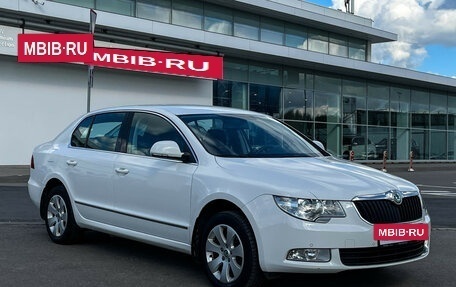 Skoda Superb III рестайлинг, 2013 год, 1 347 000 рублей, 3 фотография