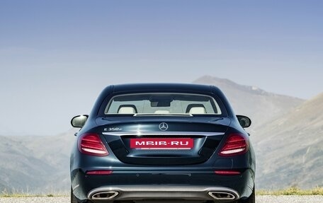 Mercedes-Benz E-Класс, 2019 год, 2 590 000 рублей, 4 фотография