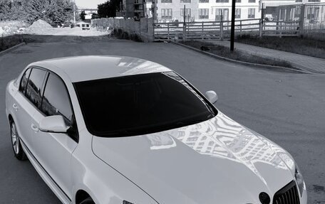 Skoda Superb III рестайлинг, 2013 год, 990 000 рублей, 4 фотография